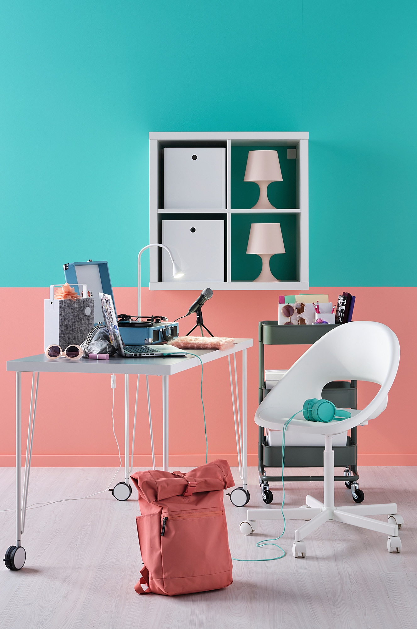 Фото ЛИННМОН / КРИЛЛЕ Рабочий стол белый