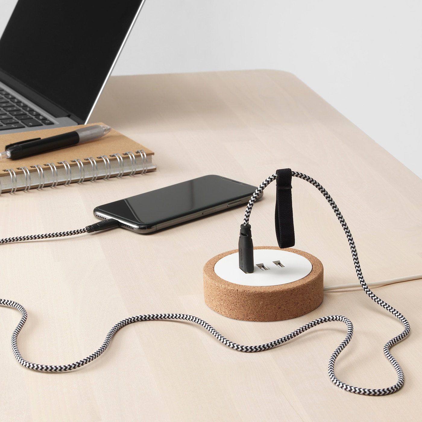 Фото НОРДМЭРКЕ USB зарядное устройство белый/пробковый