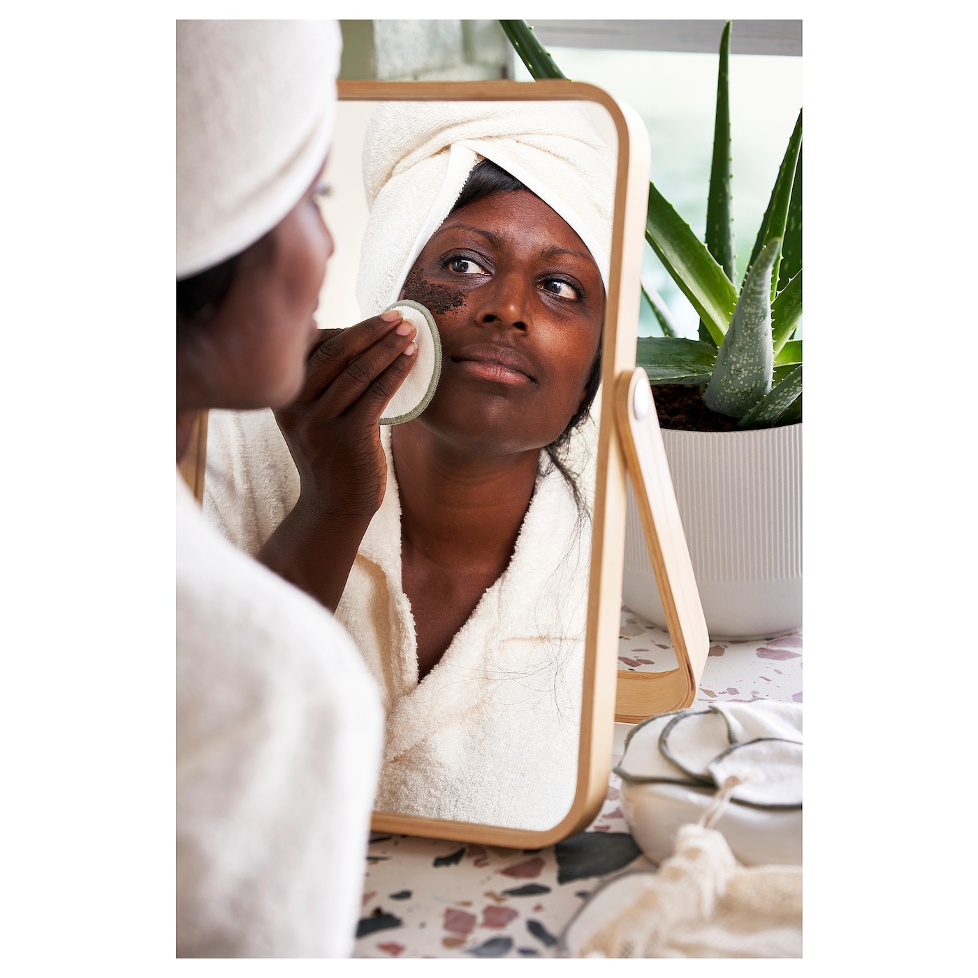 Фото ОКЕРРАТТИКА Многоразовые очищающие подушечки в мешочке. белый/зеленый